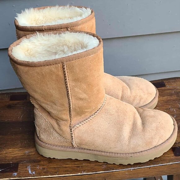 UGG Classic Chestnut Suede Shearling Boots size 5 - Picture 2 of 9